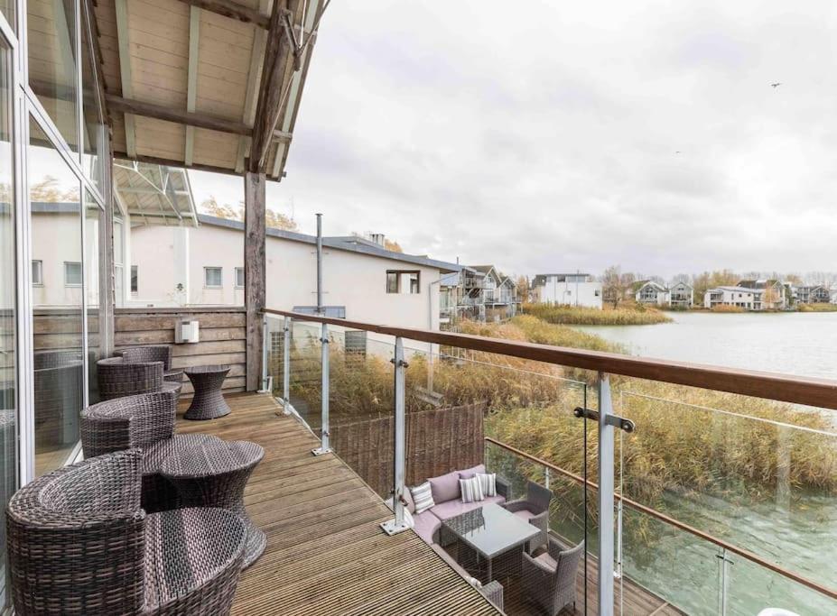 Otters Holt Villa Somerford Keynes Exterior foto
